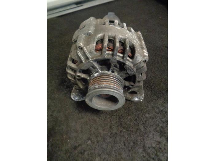 Begagnade Dynamo Renault Twingo II (CN) 1.2 16V Pris € 40,00 Marginaltabell erbjuds av Westerhof autodemontage