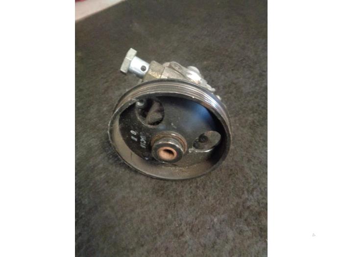 Usagé Pompe de direction Opel Insignia 1.8 16V Ecotec Prix € 45,00 Règlement à la marge proposé par Westerhof autodemontage