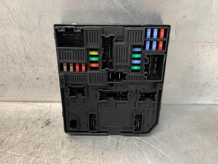 Boîte à fusibles Renault Talisman 284B66727R NISSAN