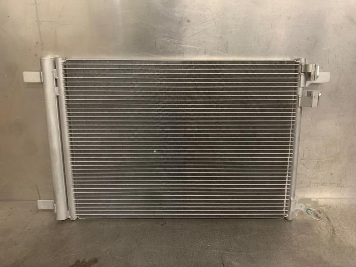 Usagé Condenseur de climatisation Volkswagen Golf Prix € 50,00 Règlement à la marge proposé par Mettler BV