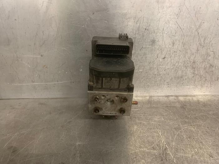 Used ABS pump Suzuki Swift (SF310/413) 1.3 Price € 20,00 Margin scheme offered by Mettler BV