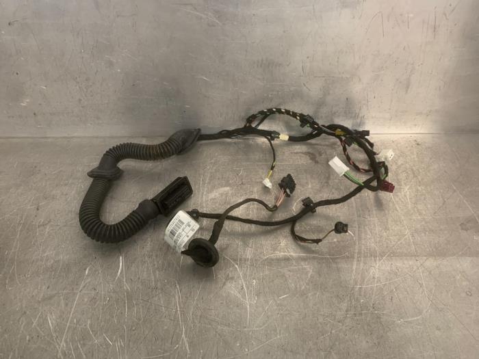 Używane Kabel (rózne) Mercedes GLB (247.6) 1.3 GLB-200 Turbo 16V Cena € 50,00 Procedura marży oferowane przez Mettler BV
