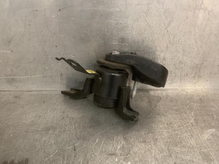 Usagé Support moteur Toyota Yaris III (P13) 1.5 16V Dual VVT-iE Prix € 10,00 Règlement à la marge proposé par Mettler BV