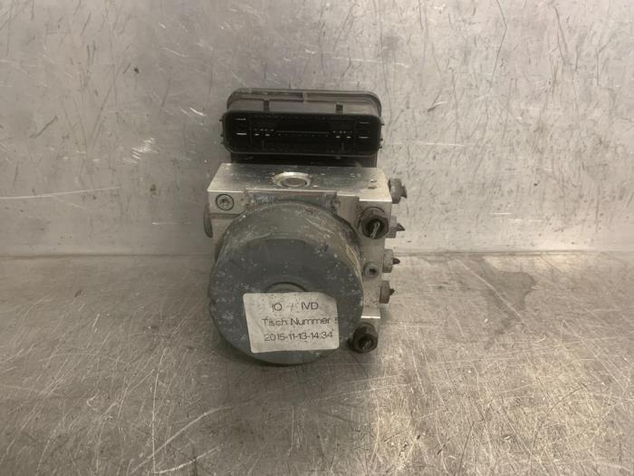 Begagnade ABS-pump Ford Focus Pris € 75,00 Marginaltabell erbjuds av Mettler BV