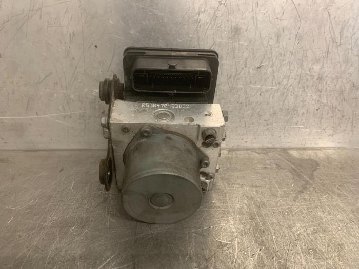 Begagnade ABS-pump Volkswagen Up! (121) 1.0 MPI 12V Pris € 25,00 Marginaltabell erbjuds av Mettler BV