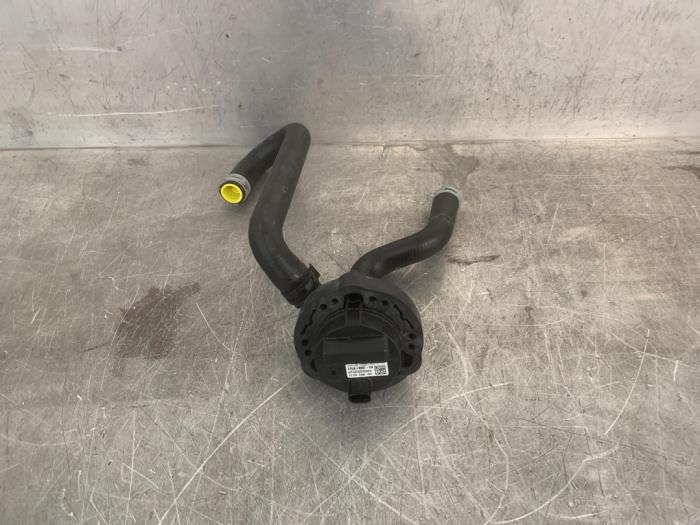 Begagnade Extra vattenpump Landrover Defender II 2.0 16V P300e Pris € 25,00 Marginaltabell erbjuds av Mettler BV