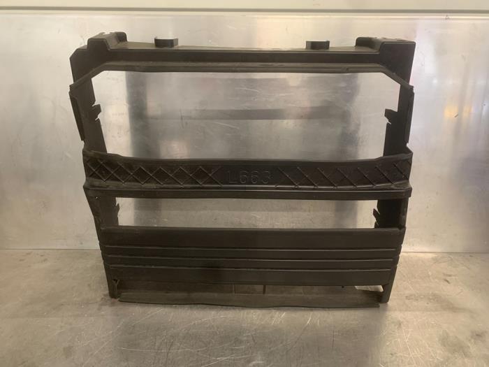 Gebrauchte Luft Leitung Landrover Defender II 2.0 16V P300e Preis € 50,00 Margenregelung angeboten von Mettler BV