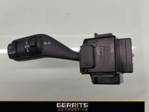 Używane Przelacznik kierunkowskazu Ford Focus 2 1.8 TDCi 16V Cena € 21,98 Procedura marży oferowane przez Gerrits Automotive