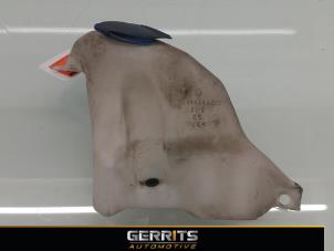Used Front windscreen washer reservoir Volkswagen Lupo (6X1) 1.4 16V 75 Price € 21,98 Margin scheme offered by Gerrits Automotive