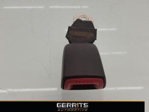 Używane Wtyk pasa bezpieczenstwa lewy tyl Toyota Aygo (B10) 1.0 12V VVT-i Cena € 19,99 Procedura marży oferowane przez Gerrits Automotive