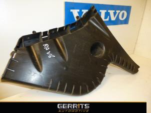 Usados Soporte de parachoques derecha detrás Volvo V60 I (FW/GW) 1.6 T4 16V Precio € 19,99 Norma de margen ofrecido por Gerrits Automotive