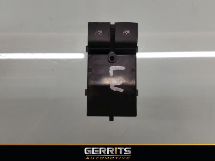Usados Interruptor de ventanilla eléctrica Opel Astra J Sports Tourer (PD8/PE8/PF8) 1.6 CDTI 16V Precio € 19,99 Norma de margen ofrecido por Gerrits Automotive BV