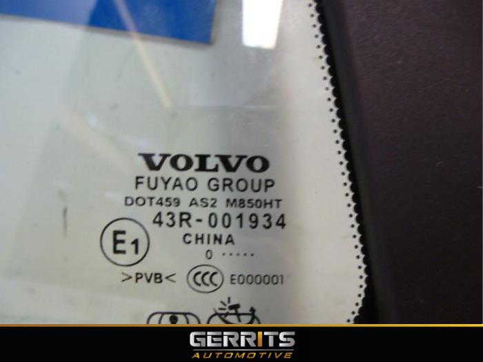 Zusätzliches Fenster 4-türig rechts hinten van een Volvo V60 I (FW/GW) 1.6 T4 16V 2010