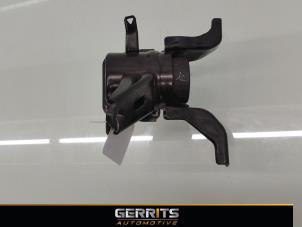 Used Engine mount Toyota Auris (E18) 1.8 16V Hybrid Price € 35,20 Margin scheme offered by Gerrits Automotive