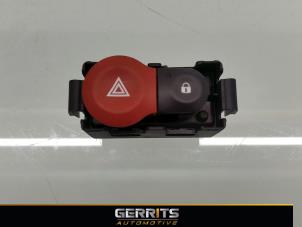 Used Panic lighting switch Renault Clio III (BR/CR) 1.4 16V Price € 21,98 Margin scheme offered by Gerrits Automotive