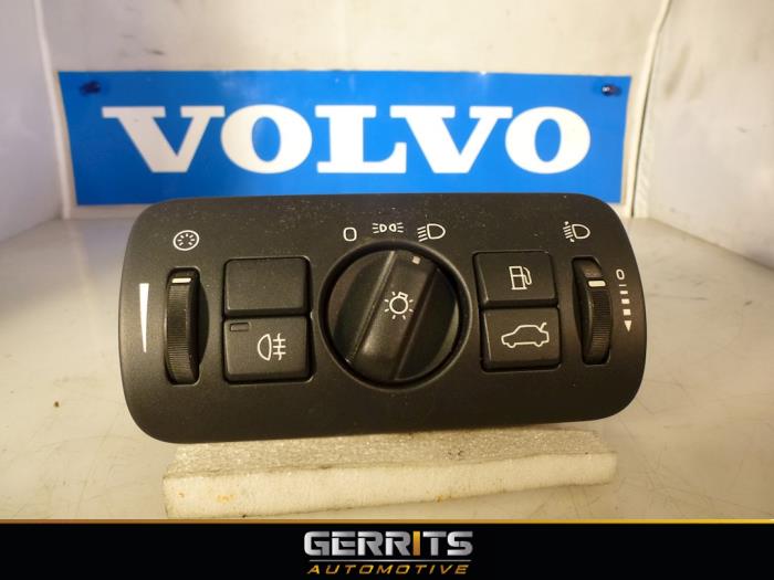 Używane Przelacznik swiatel Volvo V60 I (FW/GW) 1.6 DRIVe Cena € 25,30 Procedura marży oferowane przez Gerrits Automotive BV