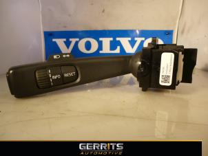 Usagé Commutateur feu clignotant Volvo V60 I (FW/GW) 1.6 DRIVe Prix € 19,99 Règlement à la marge proposé par Gerrits Automotive