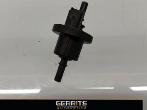 Used Vacuum valve Renault Clio III (BR/CR) 1.4 16V Price € 21,98 Margin scheme offered by Gerrits Automotive