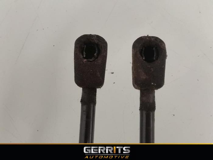 Set of gas struts for boot from a Fiat Idea (350AX) 1.4 16V 2006