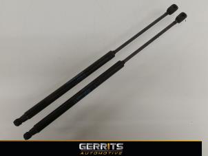 Used Set of gas struts for boot Fiat Idea (350AX) 1.4 16V Price € 21,98 Margin scheme offered by Gerrits Automotive