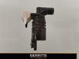 Used Windscreen washer pump Peugeot 407 SW (6E) 2.0 HDiF 16V Price € 21,98 Margin scheme offered by Gerrits Automotive