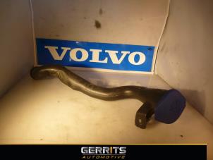 Used Front windscreen washer reservoir Volvo V60 I (FW/GW) 1.6 DRIVe Price € 21,98 Margin scheme offered by Gerrits Automotive