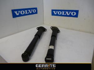 Usados Juego de amortiguador Volvo V60 I (FW/GW) 1.6 DRIVe Precio € 53,90 Norma de margen ofrecido por Gerrits Automotive