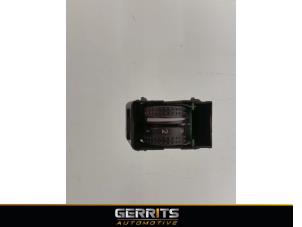 Usados Interruptor faro lhv Seat Ibiza IV (6J5) 1.4 TDI Precio € 21,98 Norma de margen ofrecido por Gerrits Automotive