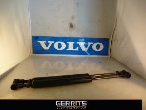 Używane Zestaw amortyzatorów gazowych pokrywy bagaznika Volvo S40 (MS) 1.8 16V Cena € 25,30 Procedura marży oferowane przez Gerrits Automotive