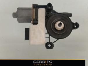 Używane Silnik szyby drzwiowej Seat Leon ST (5FF) 1.2 TSI Ecomotive 16V Cena € 25,30 Procedura marży oferowane przez Gerrits Automotive