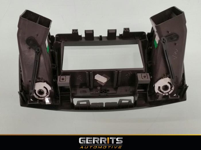 Dashboard vent from a Opel Insignia 2.0 Turbo 16V Ecotec 2010