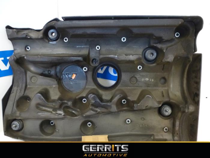 Engine cover from a Volvo V70 (SW) 2.5 D 2000