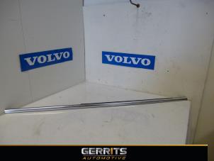 Used Window rubber Volvo V60 I (FW/GW) 1.6 T4 16V Price € 31,90 Margin scheme offered by Gerrits Automotive