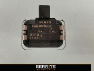 Usados Sensor de lluvia Ford Galaxy (WA6) 2.0 TDCi 16V 140 Precio € 21,98 Norma de margen ofrecido por Gerrits Automotive