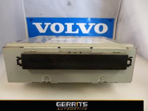 Używane Radioodtwarzacz CD Volvo V50 (MW) 2.0 16V Cena € 44,00 Procedura marży oferowane przez Gerrits Automotive