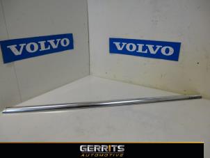 Usados Aleta de ventanilla Volvo V70 (BW) 1.6 DRIVe 16V Precio € 31,90 Norma de margen ofrecido por Gerrits Automotive