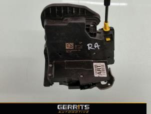 Usagé Serrure portière mécanique 4portes arrière droite Opel Astra K 1.4 Turbo 16V Prix € 30,25 Règlement à la marge proposé par Gerrits Automotive