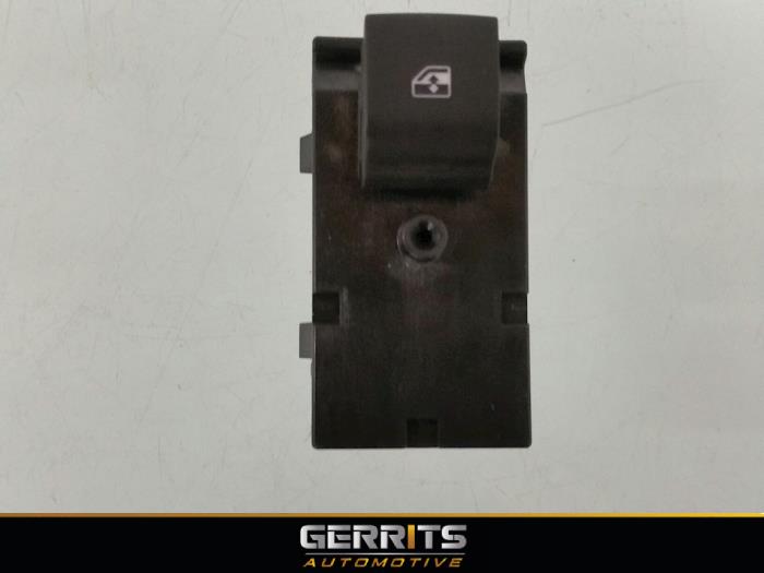Usados Interruptor de ventanilla eléctrica Opel Astra K 1.4 Turbo 16V Precio € 19,99 Norma de margen ofrecido por Gerrits Automotive BV