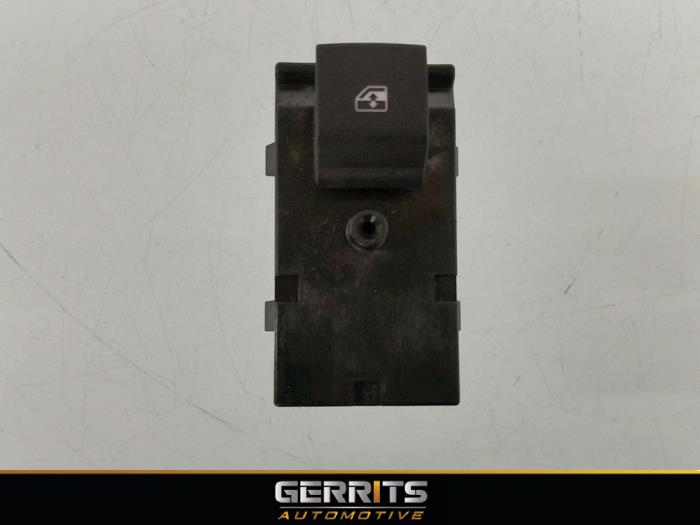 Usados Interruptor de ventanilla eléctrica Opel Astra K 1.4 Turbo 16V Precio € 19,99 Norma de margen ofrecido por Gerrits Automotive BV