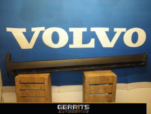 Used Side skirt, right Volvo XC70 (SZ) Price € 59,40 Margin scheme offered by Gerrits Automotive