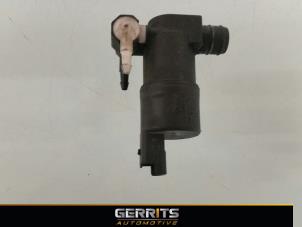 Used Windscreen washer pump Peugeot 207 SW (WE/WU) 1.6 16V Price € 21,98 Margin scheme offered by Gerrits Automotive
