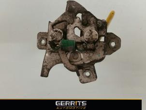 Used Bonnet lock mechanism Fiat 500 (312) 0.9 TwinAir 85 Price € 38,50 Margin scheme offered by Gerrits Automotive