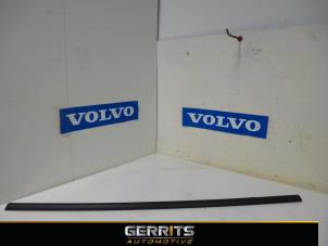 Used Window rubber Volvo XC70 (BZ) 2.4 D5 20V AWD Price € 25,30 Margin scheme offered by Gerrits Automotive