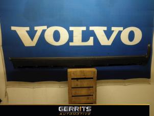 Używane Belka boczna lewa Volvo XC70 (SZ) Cena € 59,40 Procedura marży oferowane przez Gerrits Automotive BV