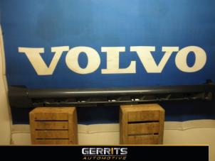Usagé Jupe gauche Volvo V70 (SW) Prix € 61,60 Règlement à la marge proposé par Gerrits Automotive