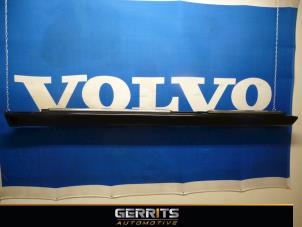 Usagé Jupe gauche Volvo V70 (GW/LW/LZ) Prix € 49,50 Règlement à la marge proposé par Gerrits Automotive