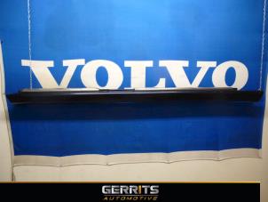 Usados Faldón lateral derecha Volvo S70 Precio € 37,40 Norma de margen ofrecido por Gerrits Automotive