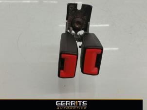Usagé Insertion ceinture de sécurité arrière droite Ford Fiesta 6 (JA8) 1.6 TDCi 16V 95 Prix € 28,60 Règlement à la marge proposé par Gerrits Automotive