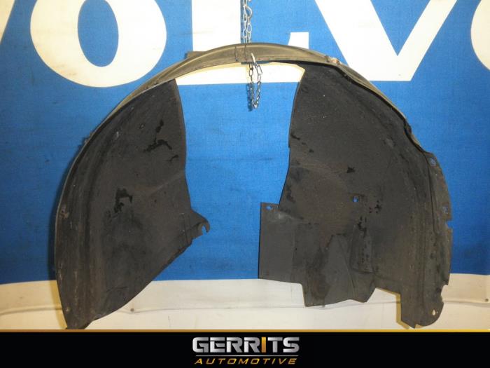 Wheel arch liner from a Volvo V70 (SW)  2006