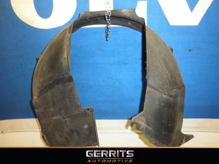 Wheel arch liner from a Volvo V70 (SW)  2006